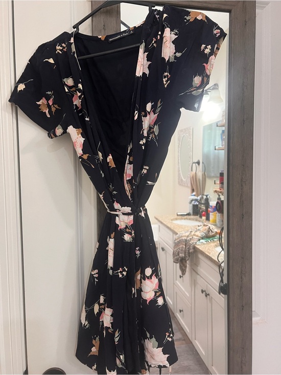 Abercrombie & Fitch Dresses & Skirts - Abercrombie and Fitch Wrap Dress